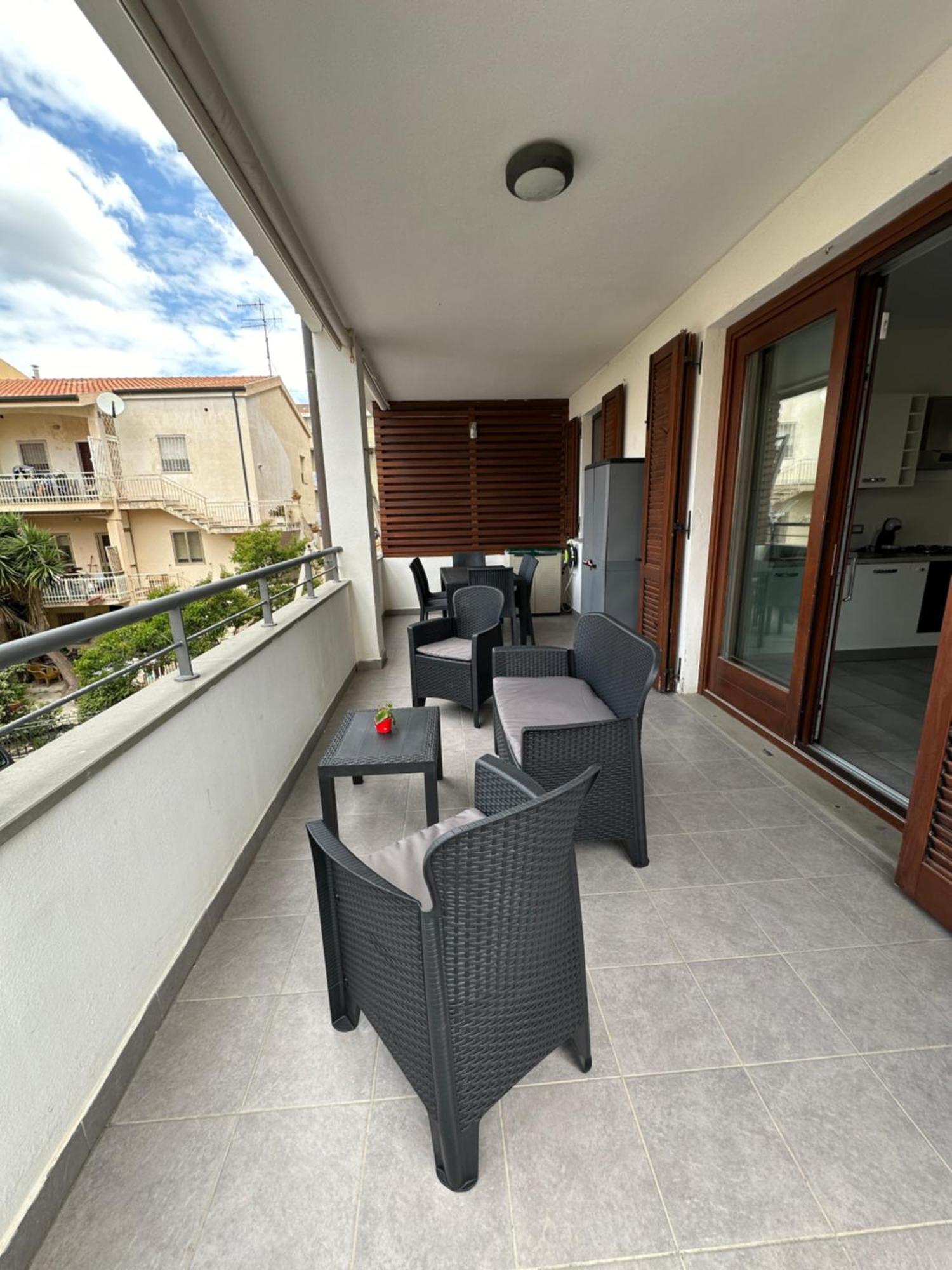 Apartment Gris I Blanca